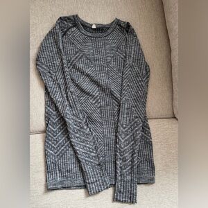 Lululemon long sleeve gray and black top; size 6